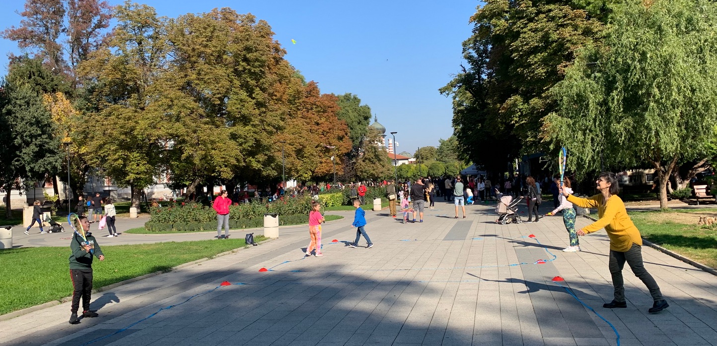 93 семейства се включиха в спортните игри в Градската градина/СНИМКИ/